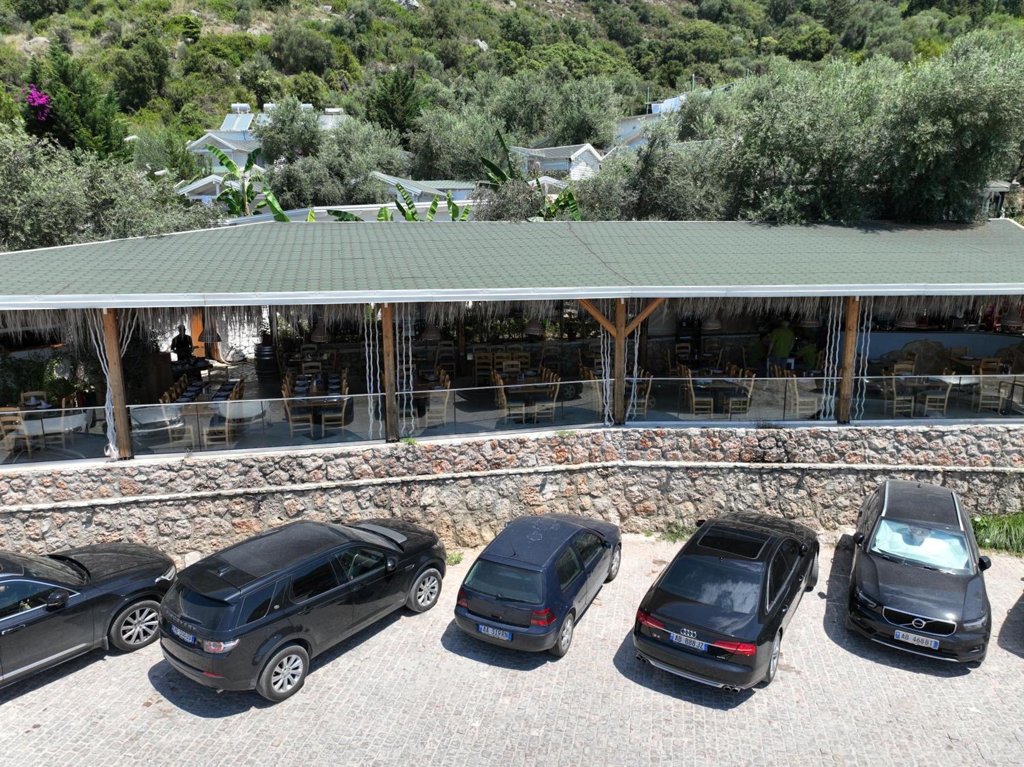 Hotel Alevra Dhërmi Esterno foto