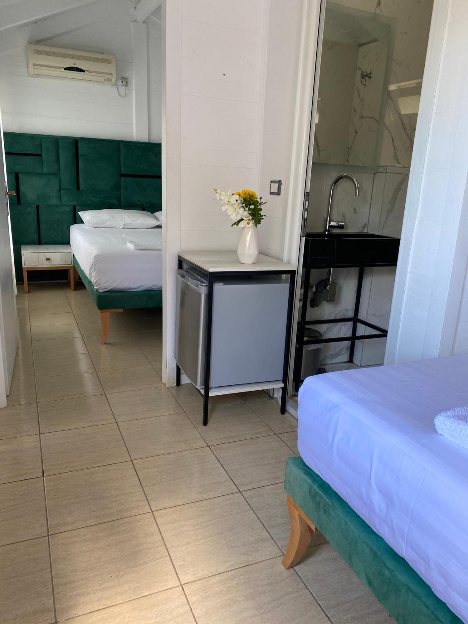 Hotel Alevra Dhërmi Esterno foto