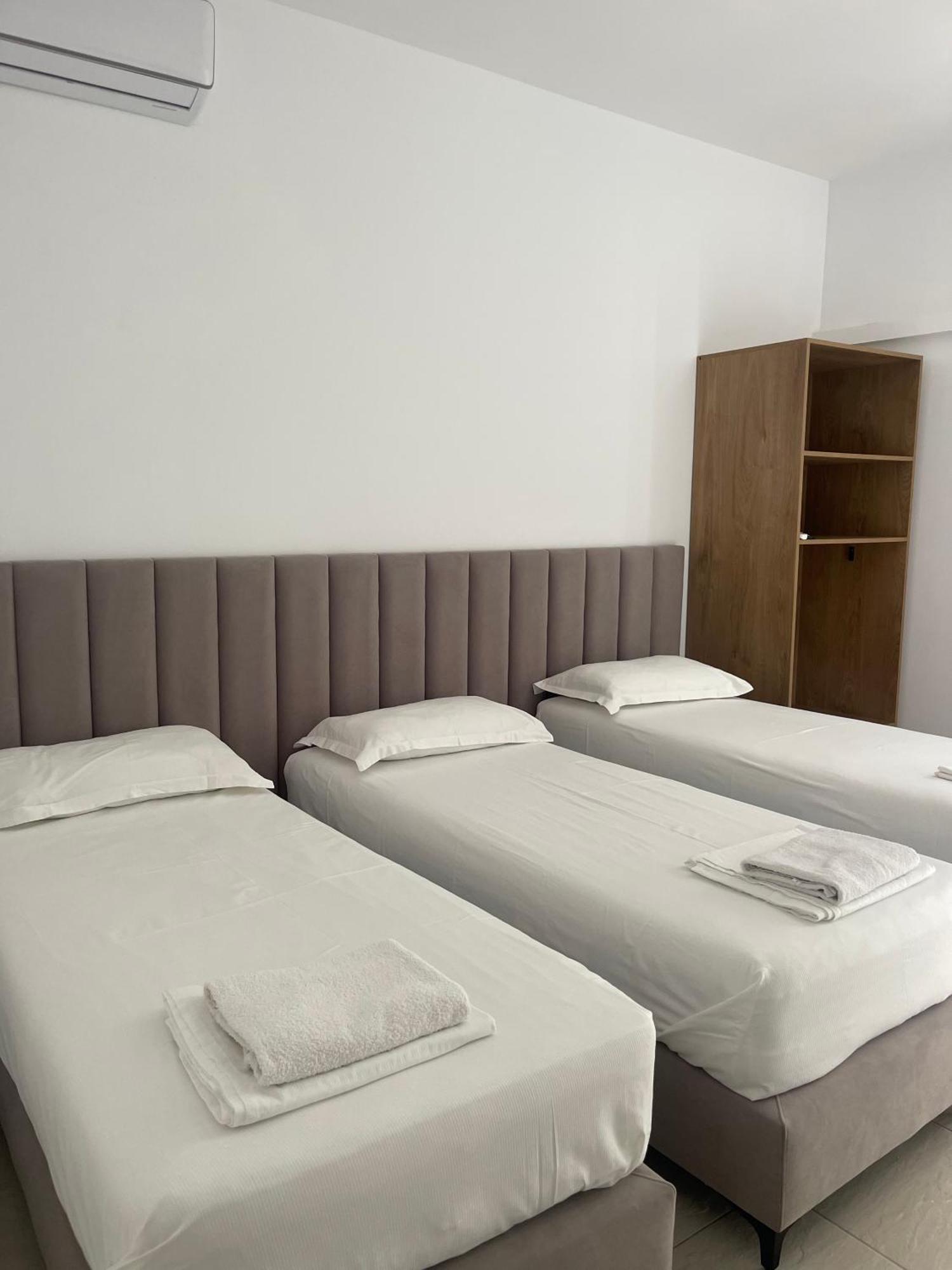 Hotel Alevra Dhërmi Esterno foto