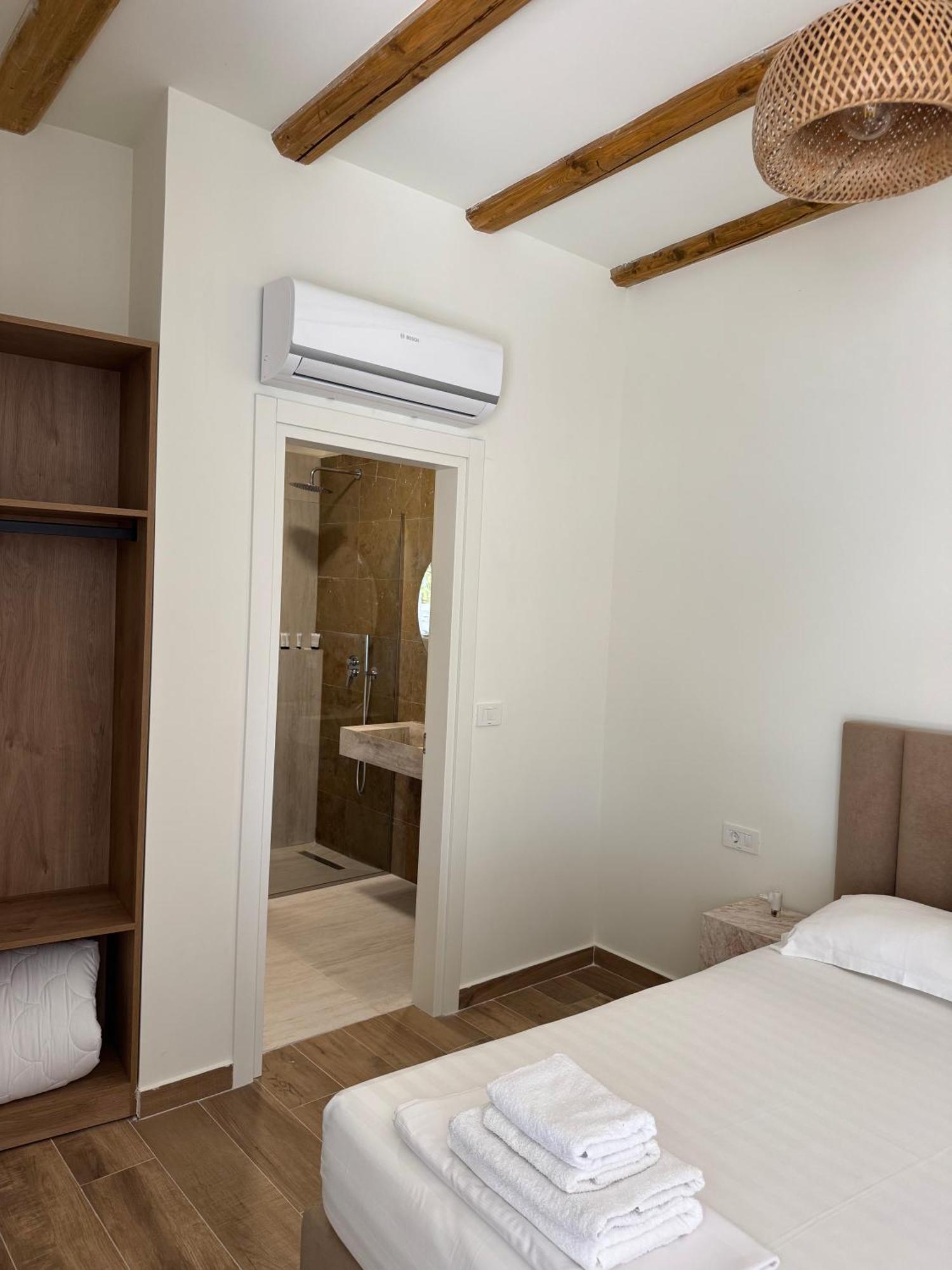 Hotel Alevra Dhërmi Esterno foto