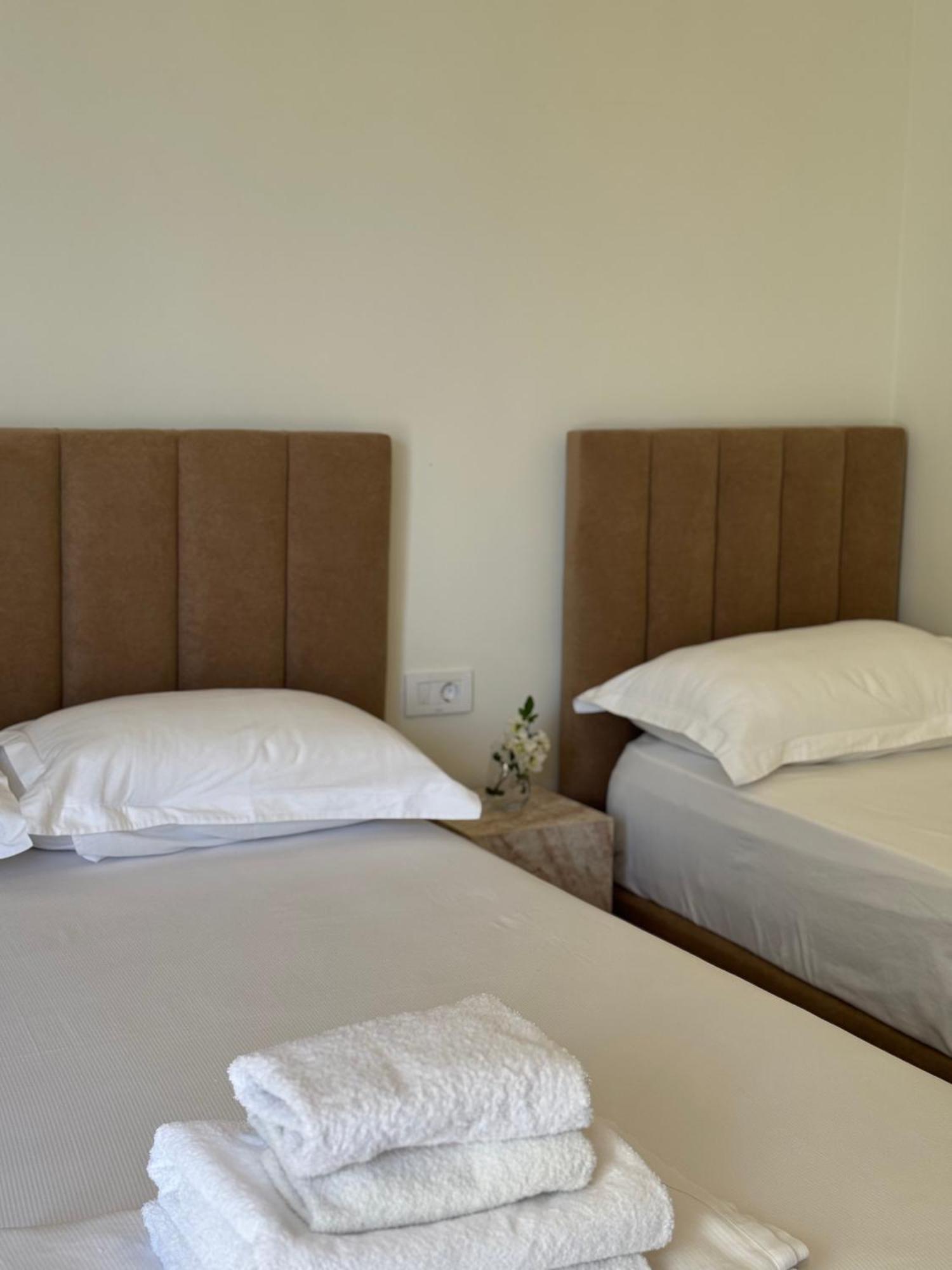 Hotel Alevra Dhërmi Esterno foto
