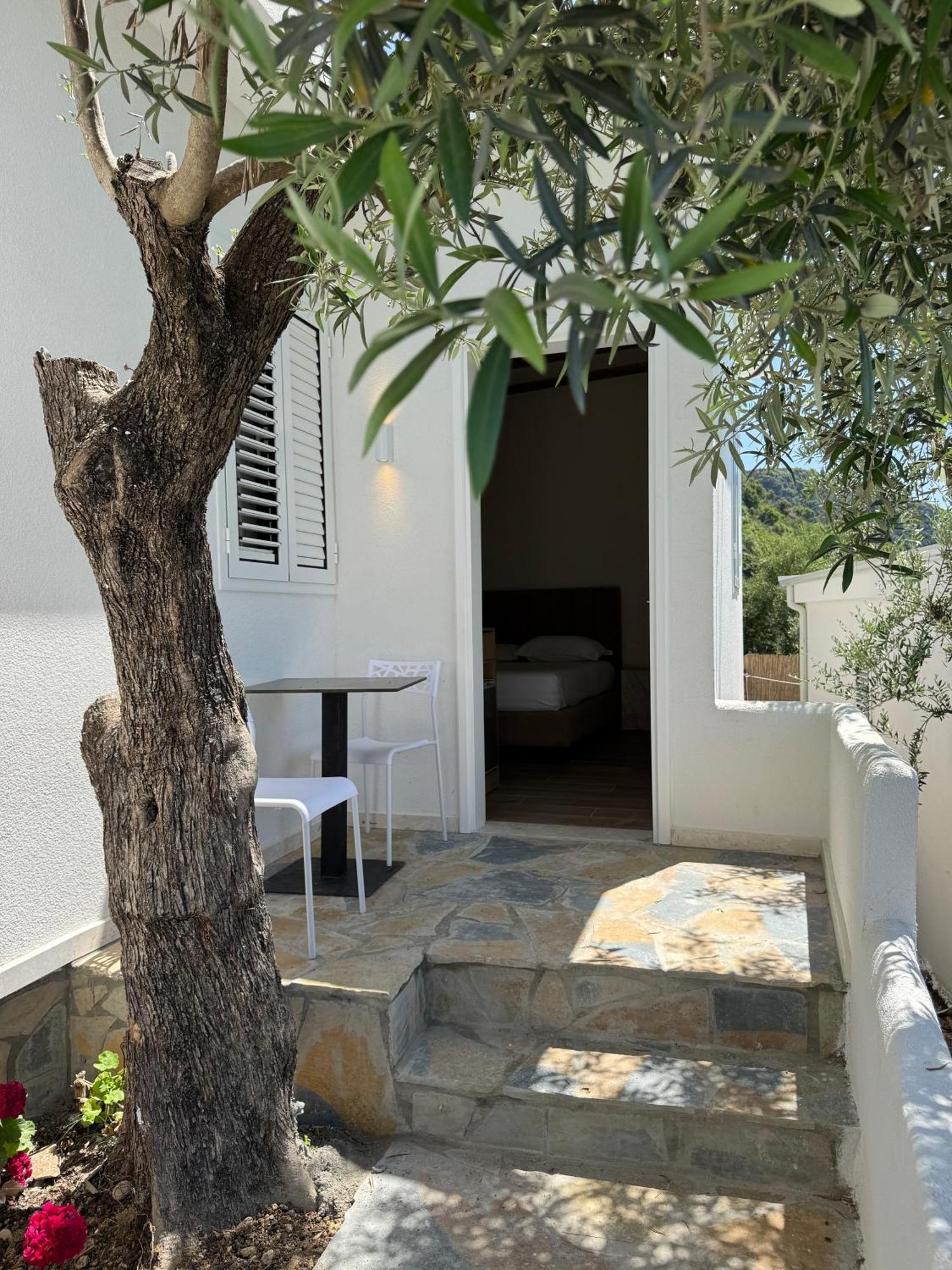 Hotel Alevra Dhërmi Esterno foto